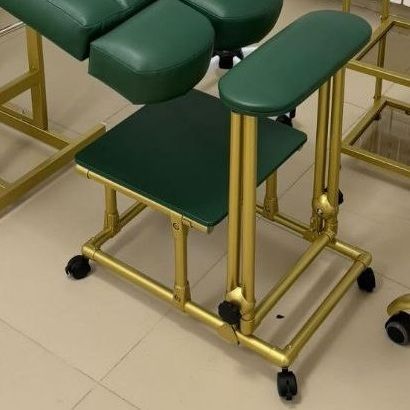 Підставка для педикюру Tertio на коліщатках New Gold SB_tertio_new_kolesiki_g  фото